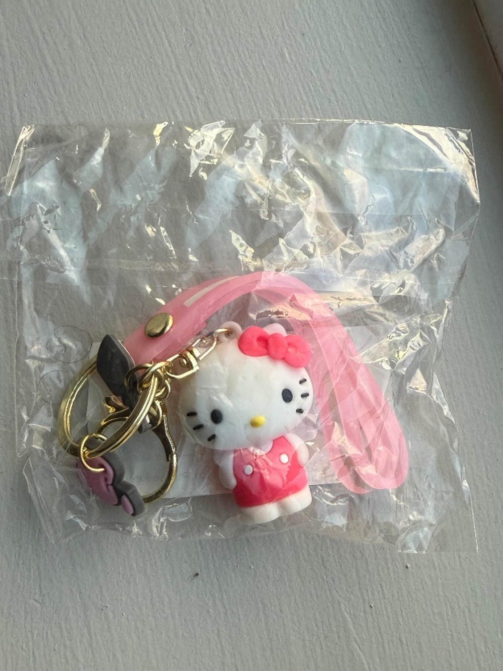 Hello Kitty Pink Keychain - Picture 7 of 9